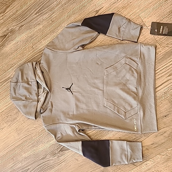 Jordan Boy's Core Performance Therma Pullover - Picture 3 of 9